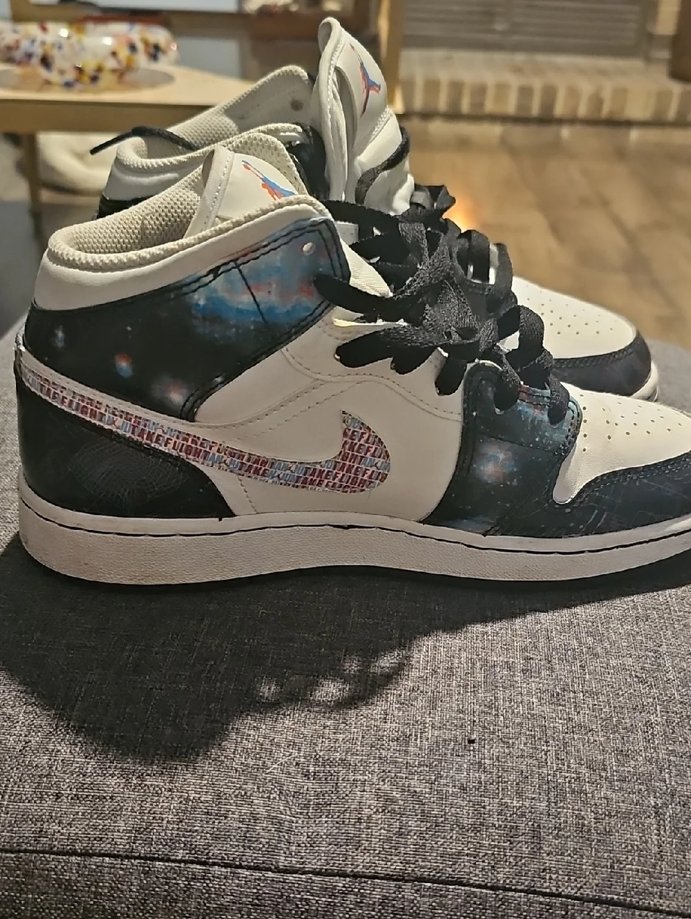 Air Jordan Nike High Top Sneakers  White Black Galaxy Swoosh Take Flight 6.5 Kid